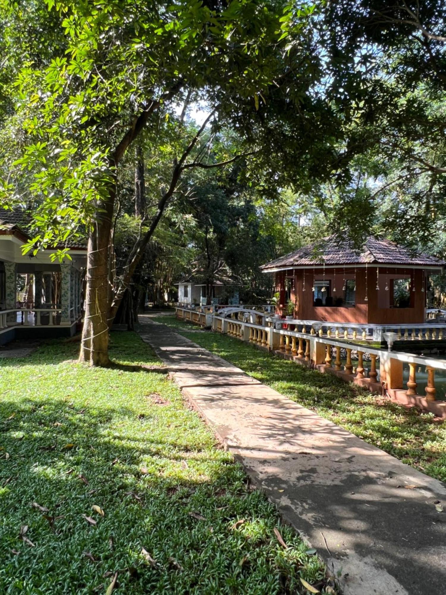 Surya Eco And Wedding Resort Thrissur Exterior photo